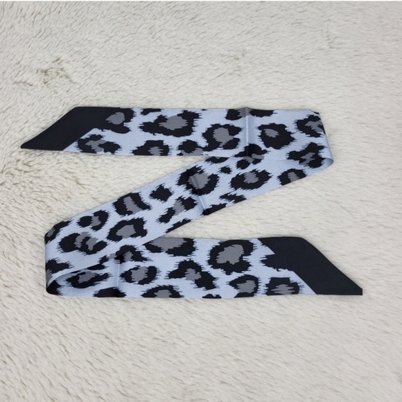 New Silver Leopard Print Silk Skinny Scarf Twilly - Picture 5 of 5